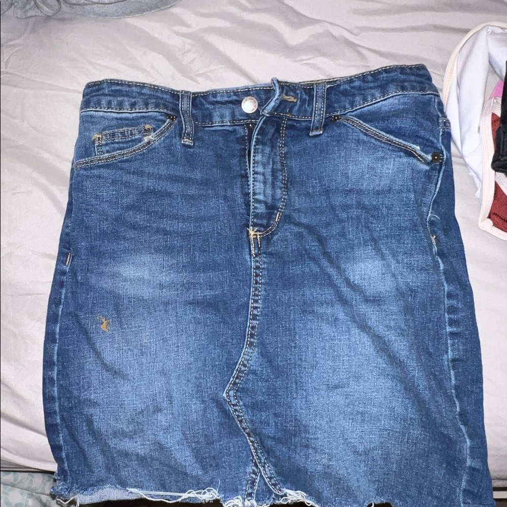 Universal Thread: Distressed Jean Skirt